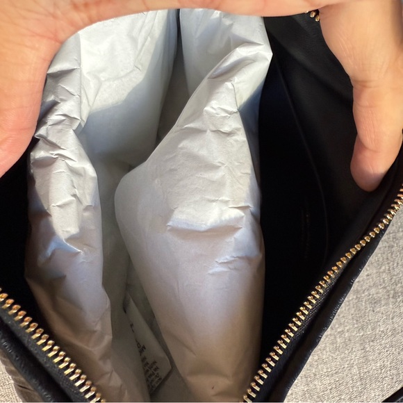 Mansur Gavriel Elegant Black Pleated leather Shoulder Bag - Picture 8 of 12